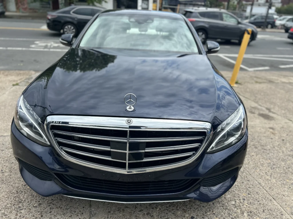 2015 Mercedes-Benz C300 – Luxury, Performance & Sophistication
